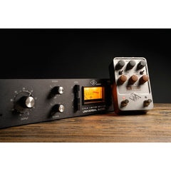 Universal Audio OX Stomp Dynamic Speaker Emulator